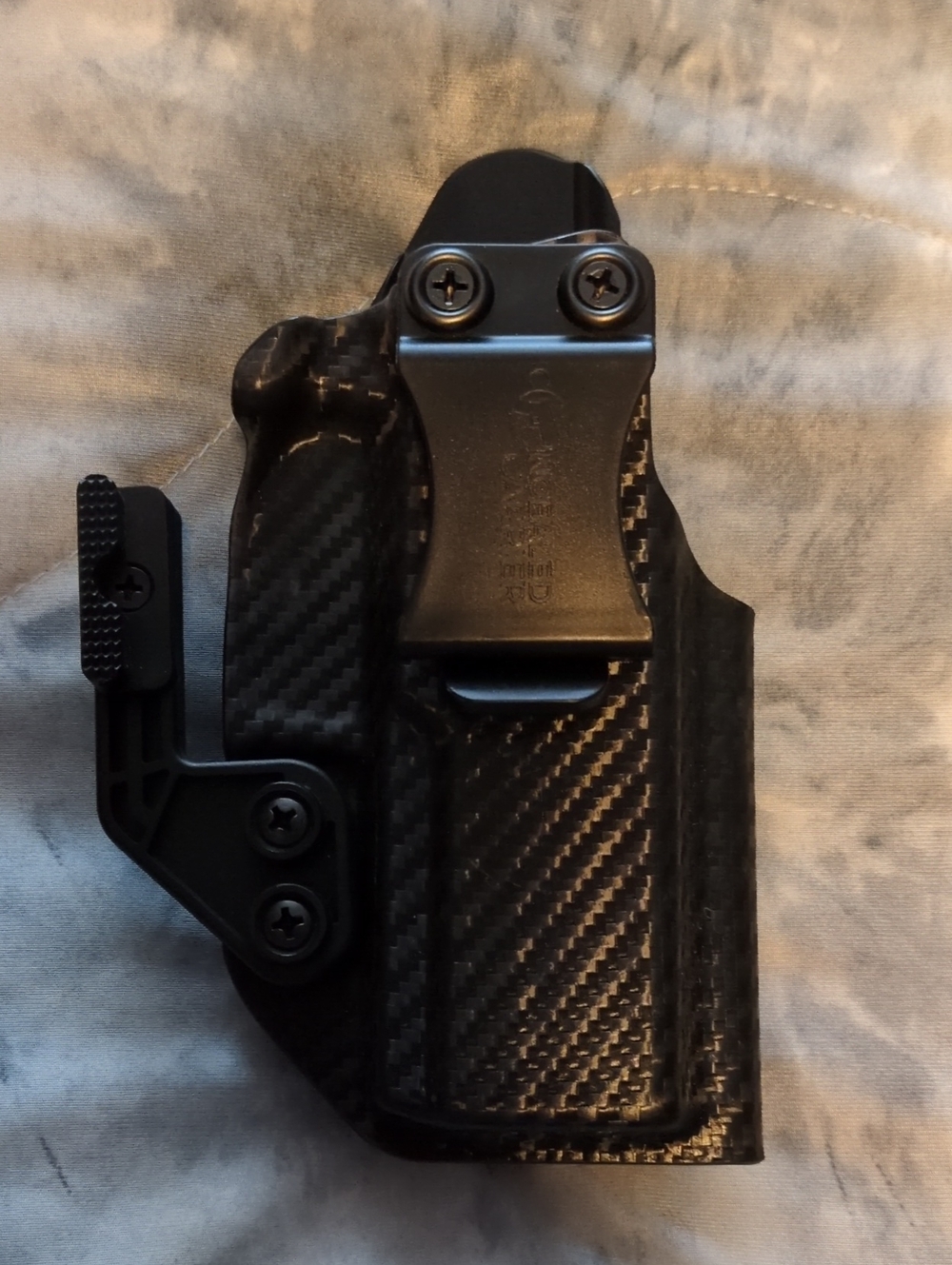 Black Carbon Fiber Kydex Inside-the-Waistband Holster Sig P320